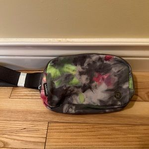 I lululemon a Everywhere Belt Bag